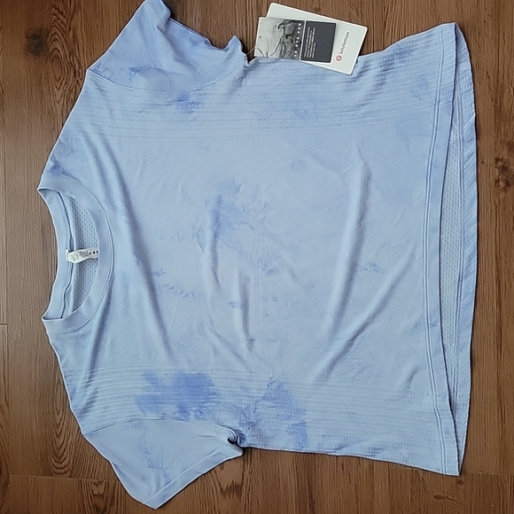 lululemon athletica Tops - NWT Lululemon Train to Be Short Sleeve